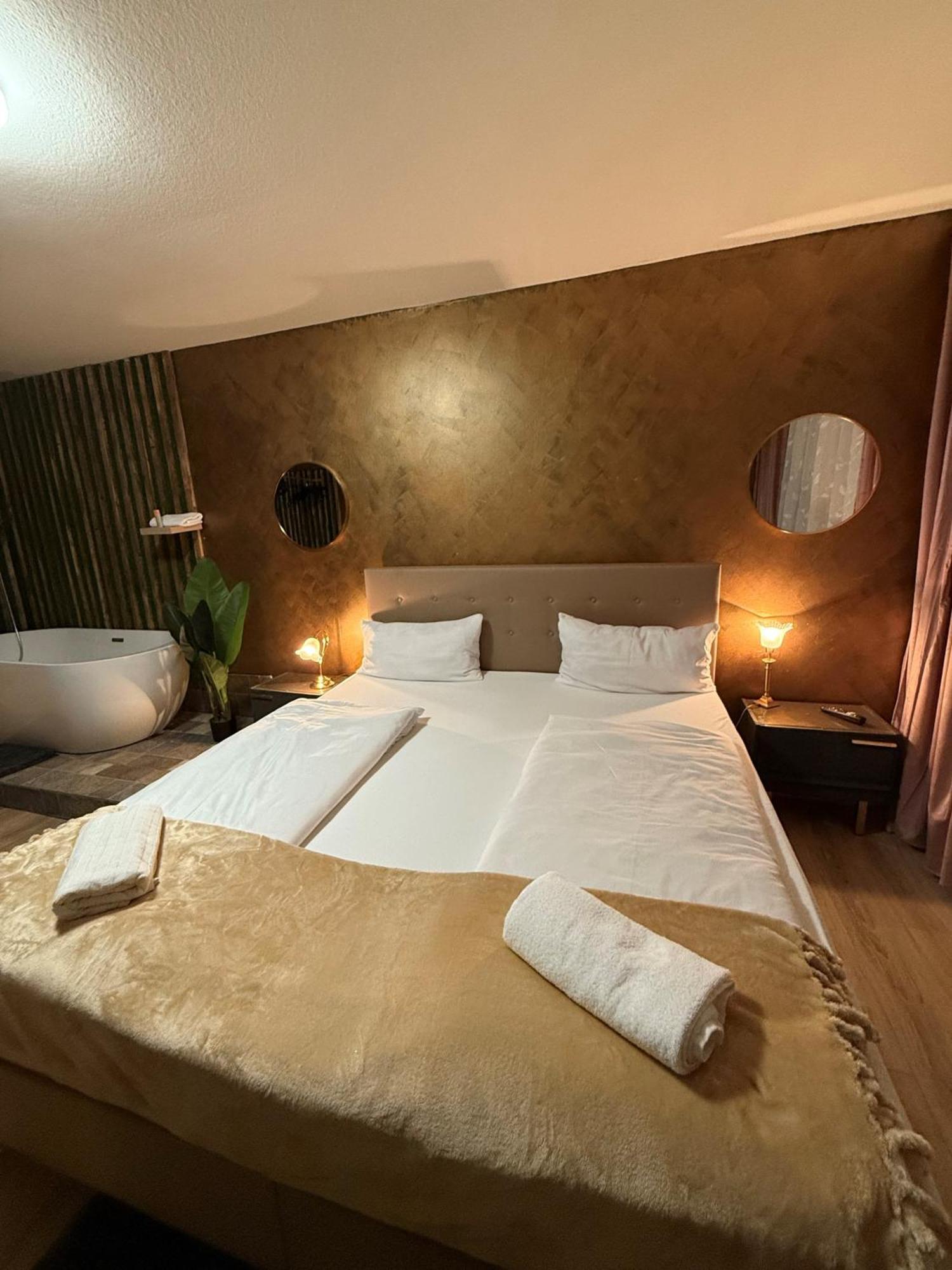 Haus Zum Guten Hirten Steinsfeld Bagian luar foto